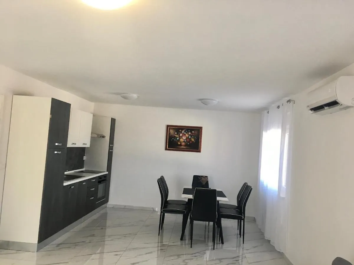 Apartmani Niel Umag 0*,  Kroatien
